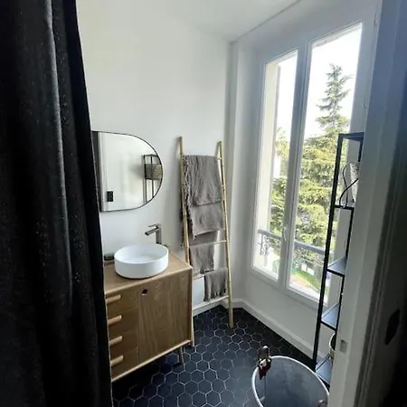 Superbe 2 Pieces Lumineux - Gare Διαμέρισμα